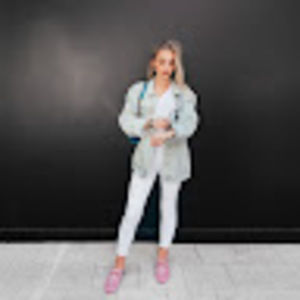 Meet your Posher, Carla